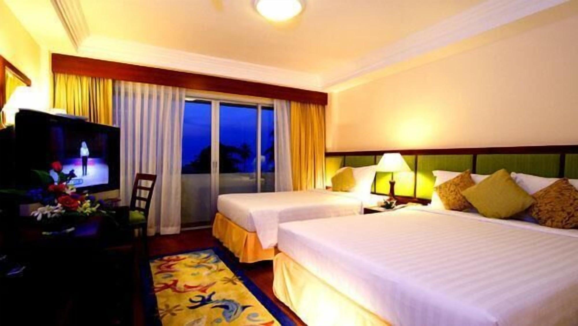 Kalim Resort Patong Kültér fotó