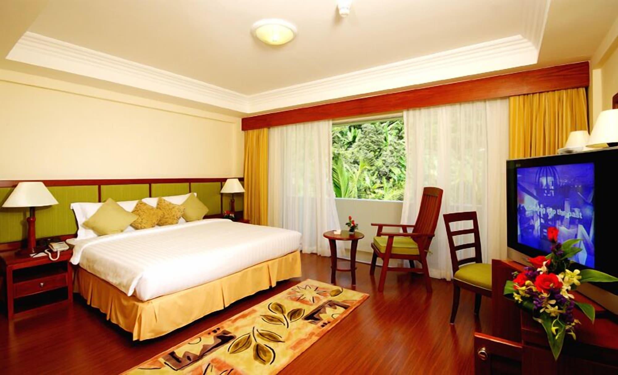 Kalim Resort Patong Kültér fotó
