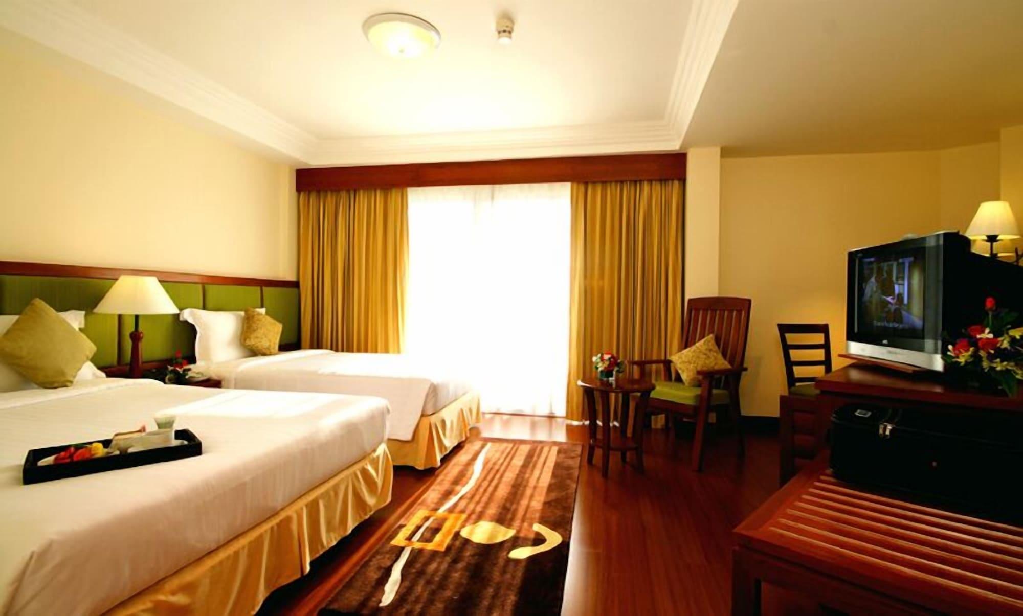 Kalim Resort Patong Kültér fotó